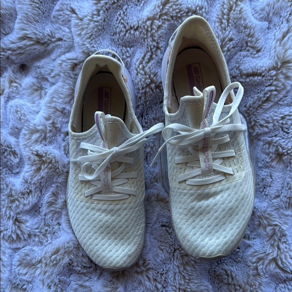 New Balance Cream Athletic Sneakers size 8.5 - Picture 2 of 7